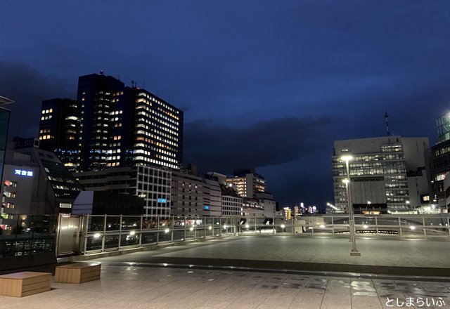 ダイヤゲート池袋 夜のダイヤデッキ