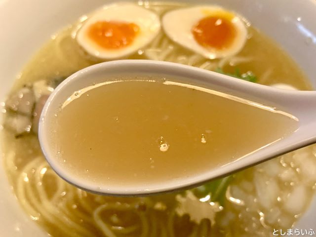 池袋 浮浪雲 鶏白湯ラーメンのスープ