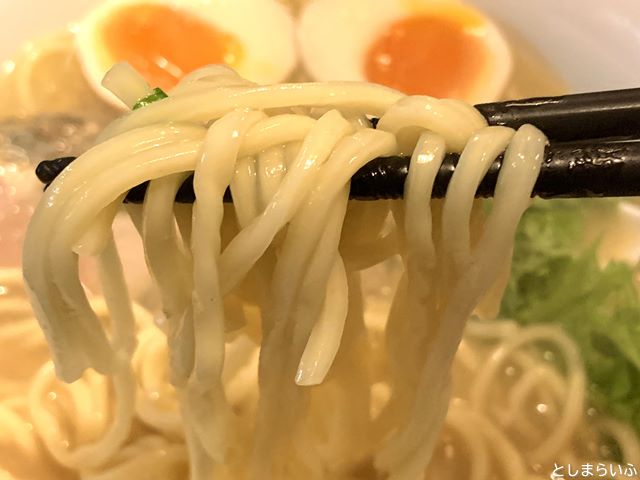 池袋 浮浪雲 鶏白湯ラーメンの麺アップ