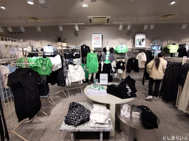 H&M池袋店 2階フロア