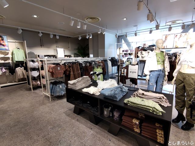 H&M池袋店 2階 DIVIDED