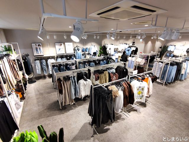 H&M池袋店 2階ヤング