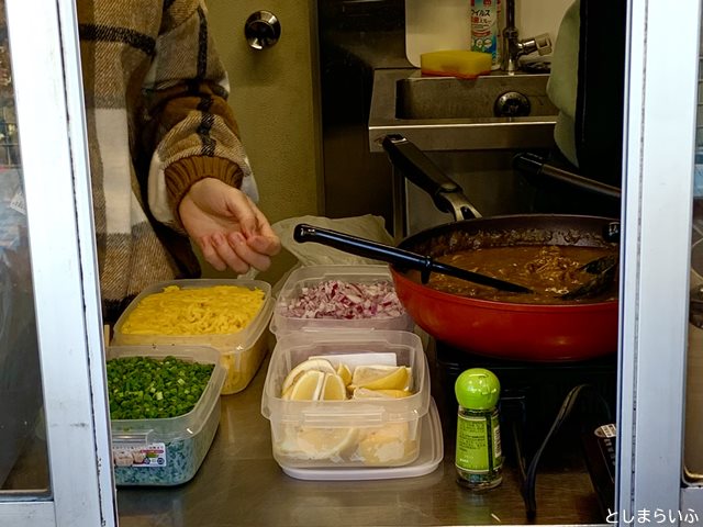 池袋 ホクトカレー in カレーピクニック キッチンの様子