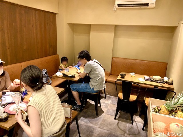 フルーツカフェ池袋果実 店内ソファ席