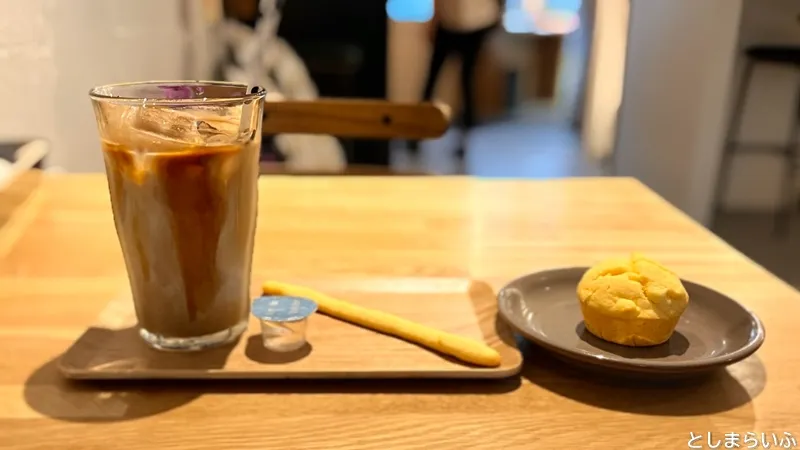 Manhattan Bakery マンハッタンベーカリー カフェラテとスコーン