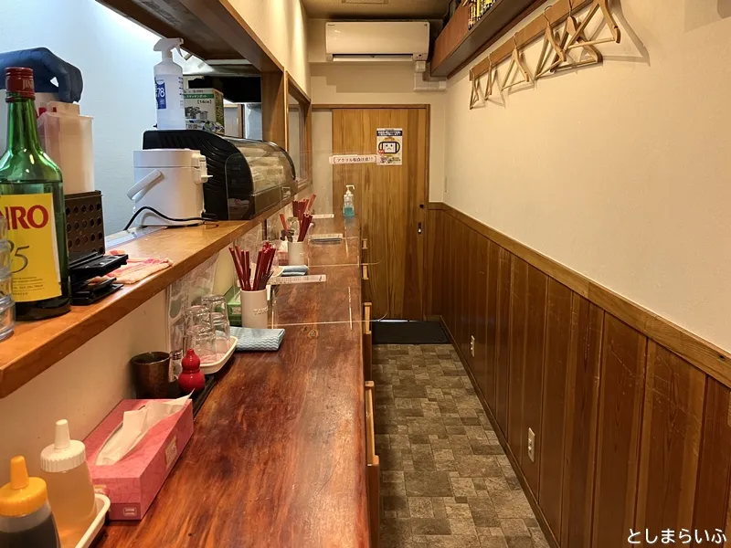 広島つけめん まるとちび 店内のカウンター