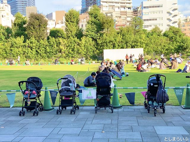 南池袋公園のベビーカー置き場