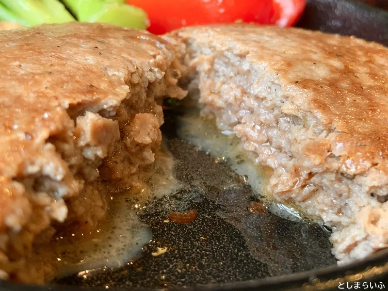 鶏と鉄板焼 宮本 ハンバーグの肉汁