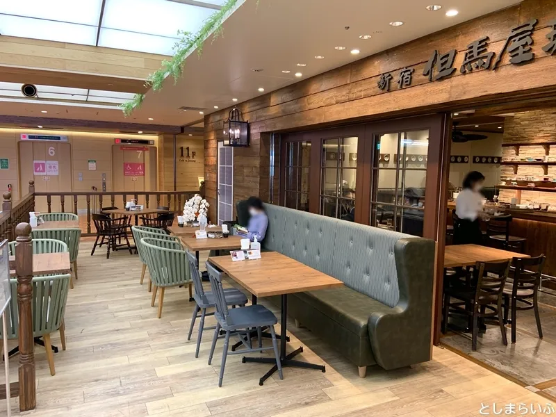 但馬屋珈琲店 池袋東武店 入口のテラス席