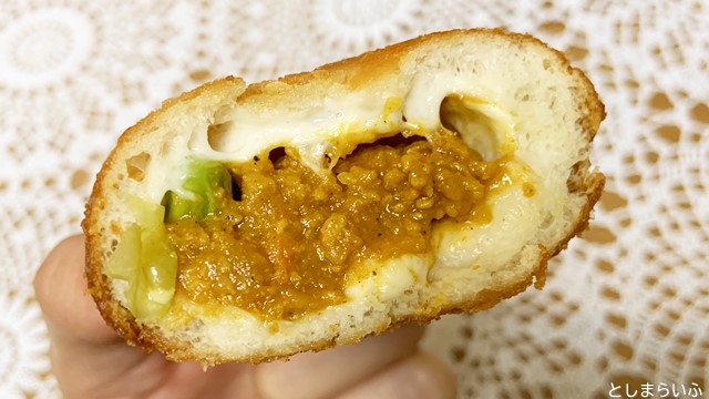 たかがカレーパンされどカレーパン 濃厚キーマカレー 中身