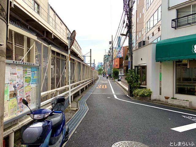 天気の子 目白ロケ地 バイクチェイス