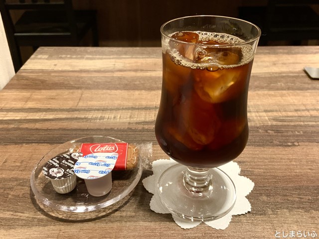 悠々珈琲店 アイスコーヒーとお茶菓子